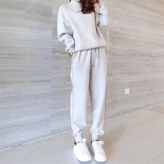 Cashmere knitted sweater suit